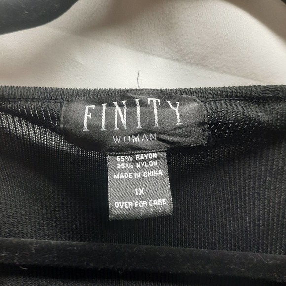 Finity Woman  Black lightweight stripe design along front cardigan 1Xt - Picture 4 of 5